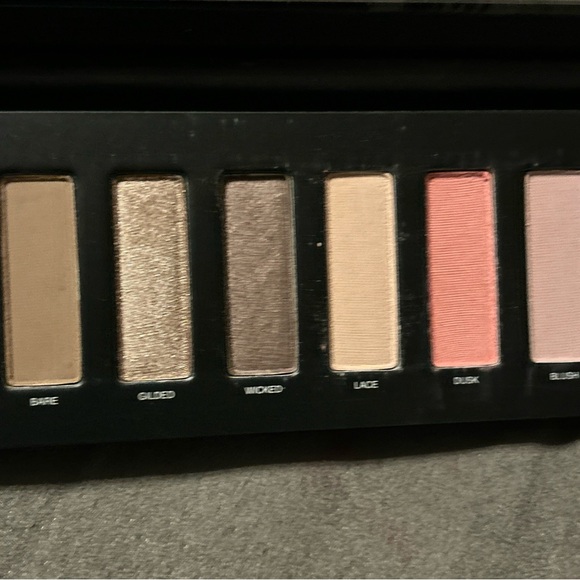 STUDIO MAKEUP LIMITED EDITION Ease To Wear Eyeshadow Palette 9 color eyeshadow - Picture 8 of 14